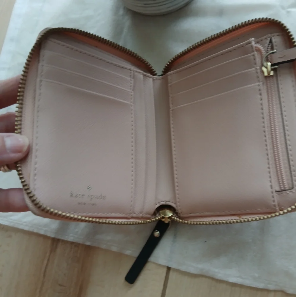 Kate Spade Blush Pale Pink & Black Wallet With Gold Accent! - Picture 8 of 8